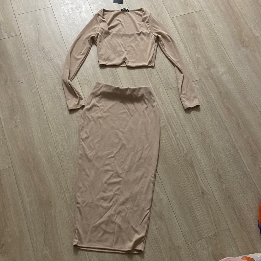 Back to basic skirt set